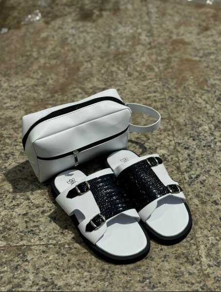 Sandales avec pochette élégante