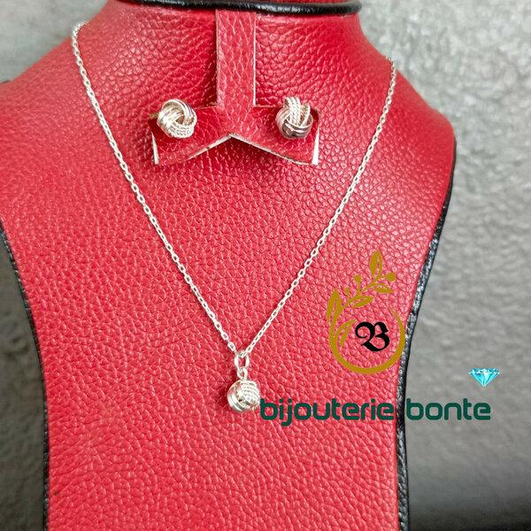 Set collier et boucles d'oreilles élégants