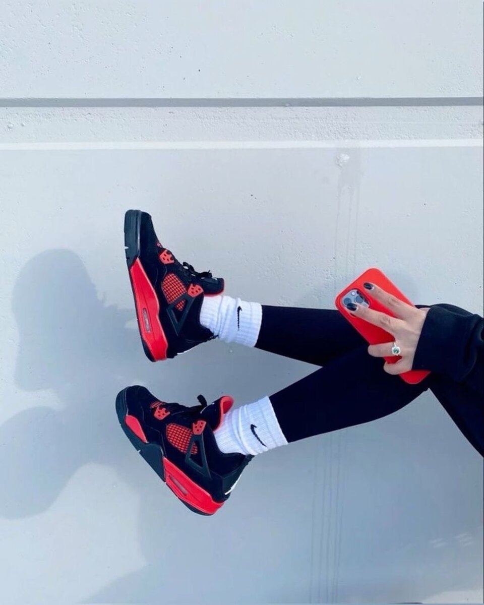 Jordan rétro 4 Red Black