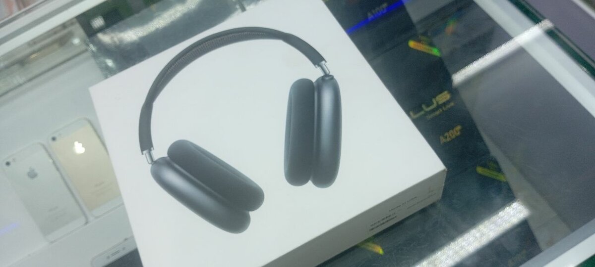 APPLE AIRPODS MAX HEADPHONES