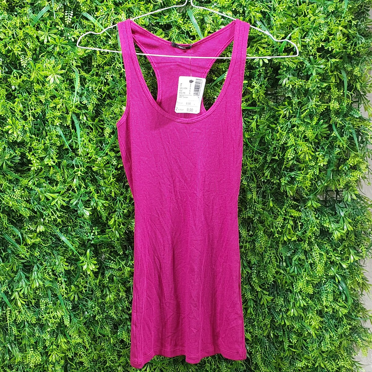 Tops in different colours