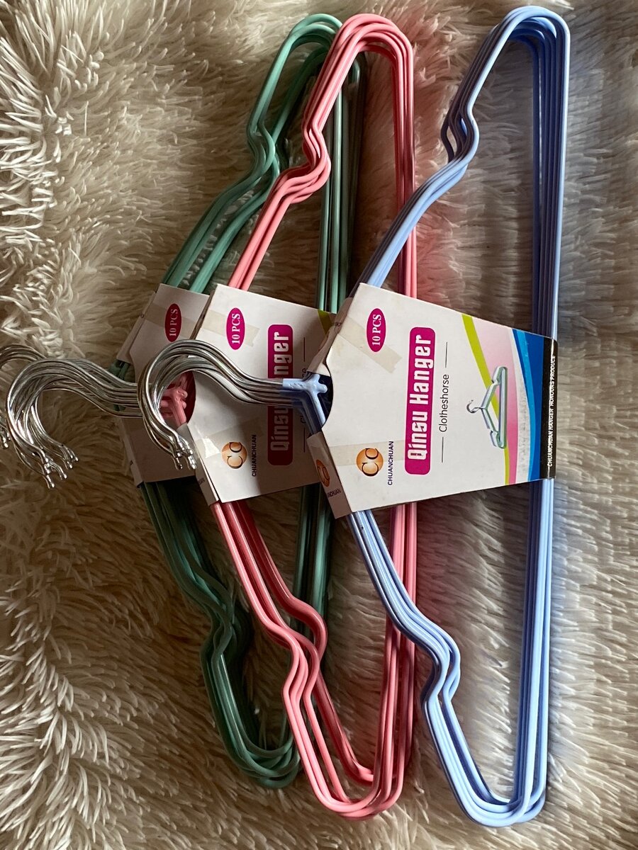 10 Piece Set Colour Metal Hanger