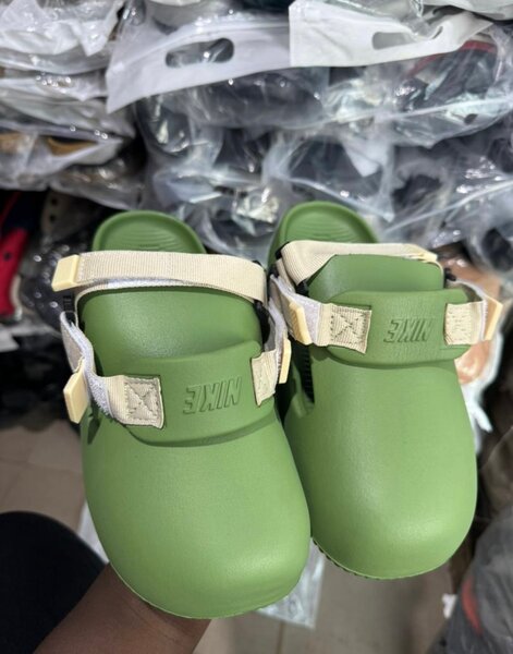 Sabots confort vert pour homme