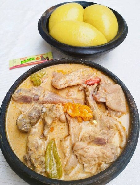 Foutou sauce pistache pondeuse