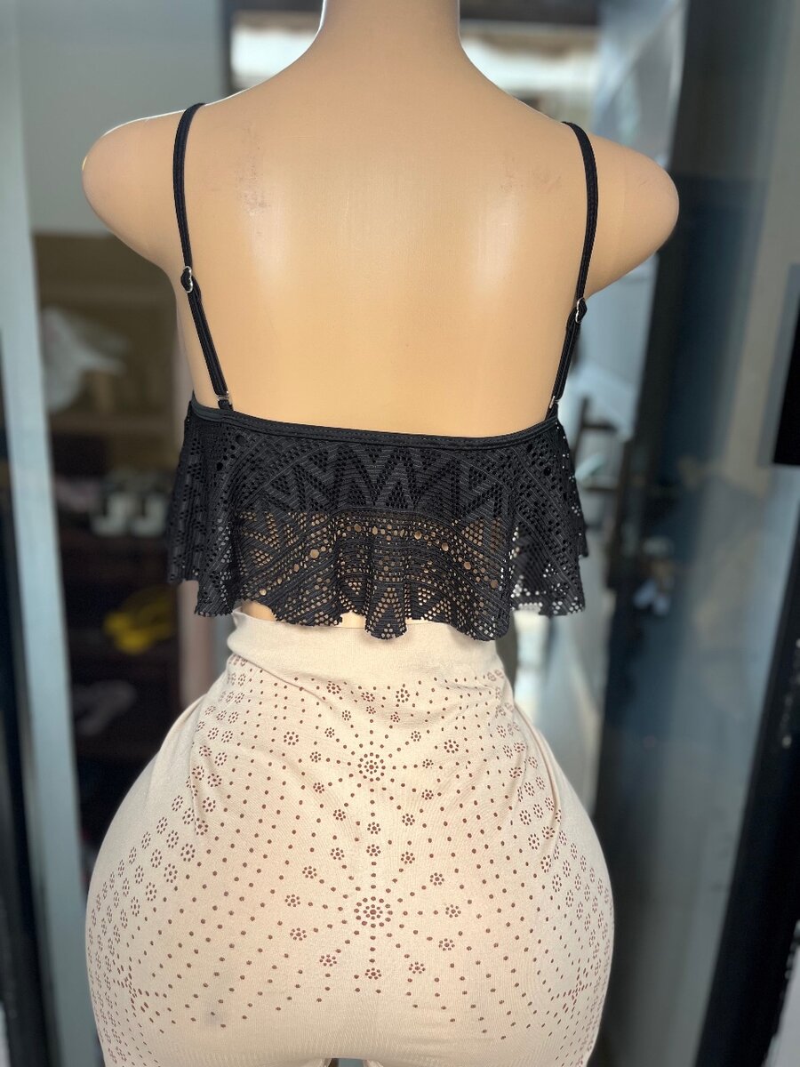 Top en dentelle noir léger