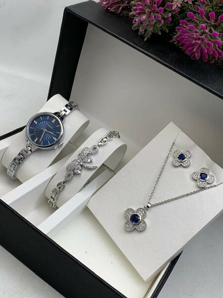 ️  CURREN WATCH WITH BRACELET AND EARRINGS.