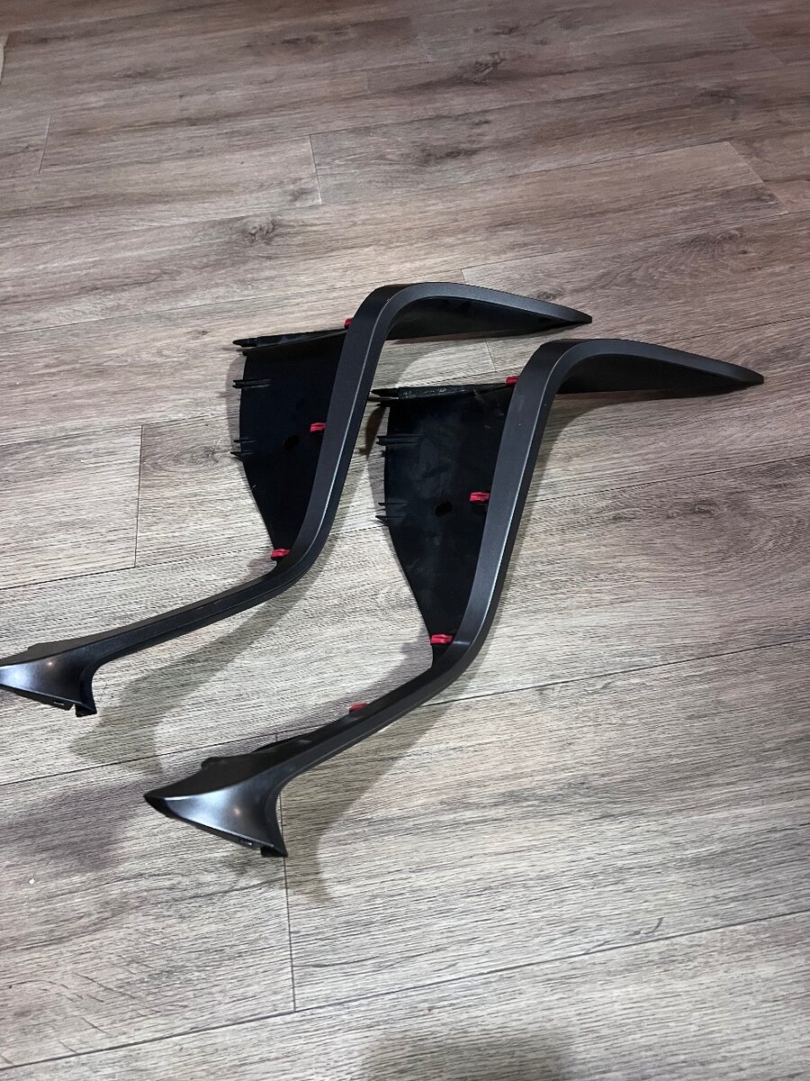 Пластиковая накладка Тойота Камри 70/75