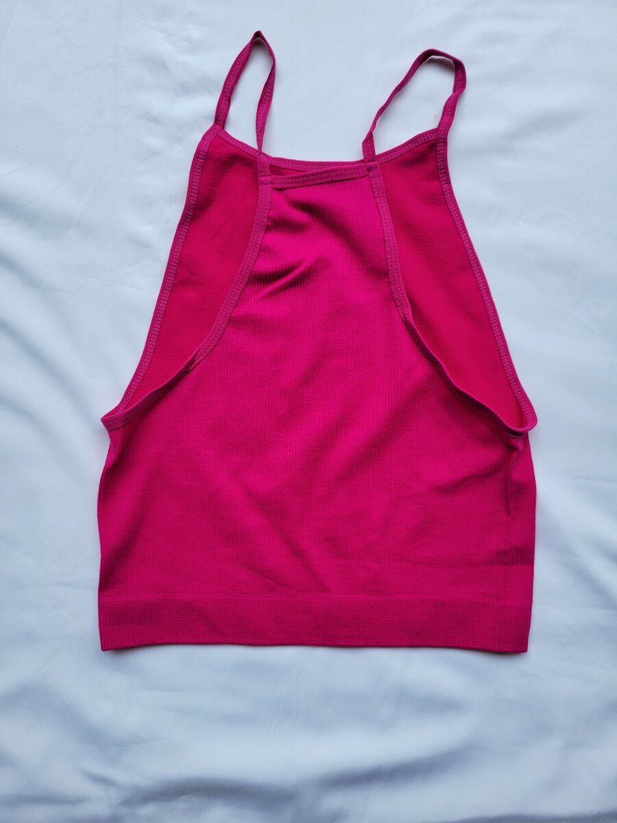 Haut rose bras mince