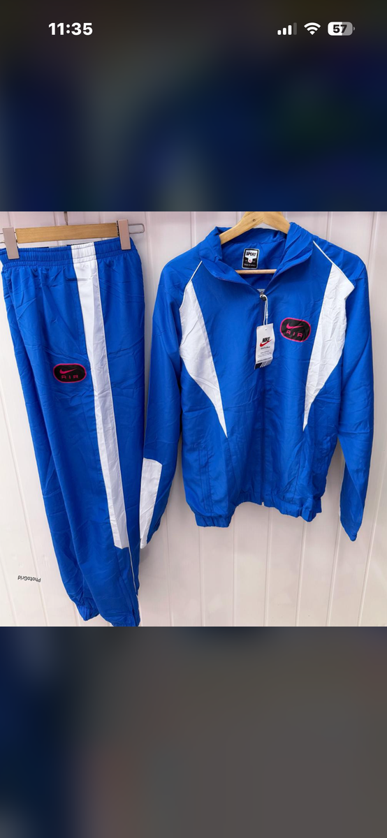 Ensemble de survêtement moderne