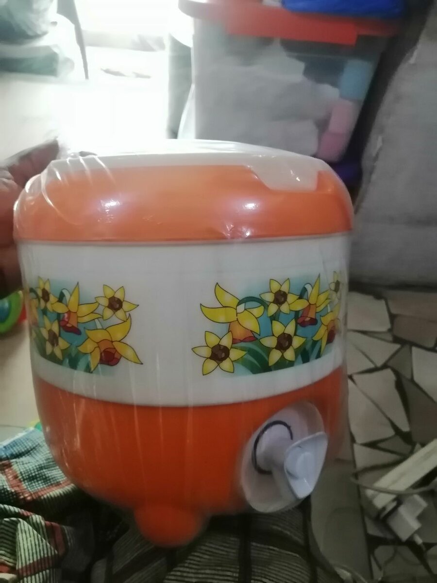 Glacière à robinet 4L