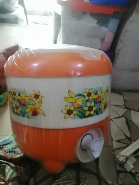 Glacière à robinet 4L