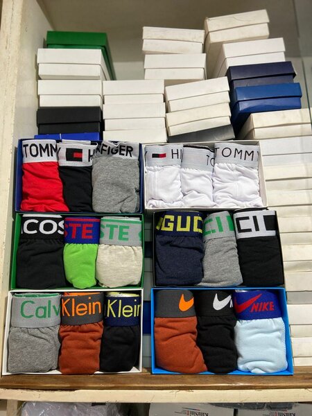 3cartons de  Boxers