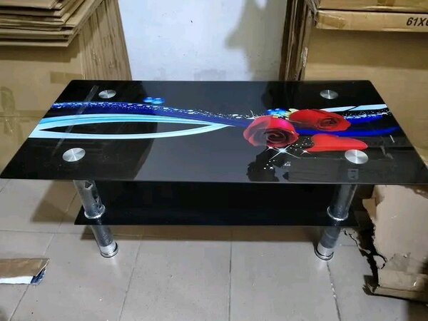 Table basse en verre floral