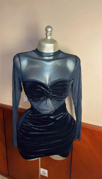 Robe moulante en velours