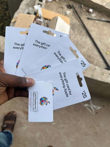 Cartes-cadeaux Apple $25