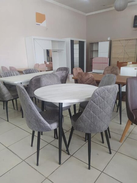 Table à manger 4 chaises