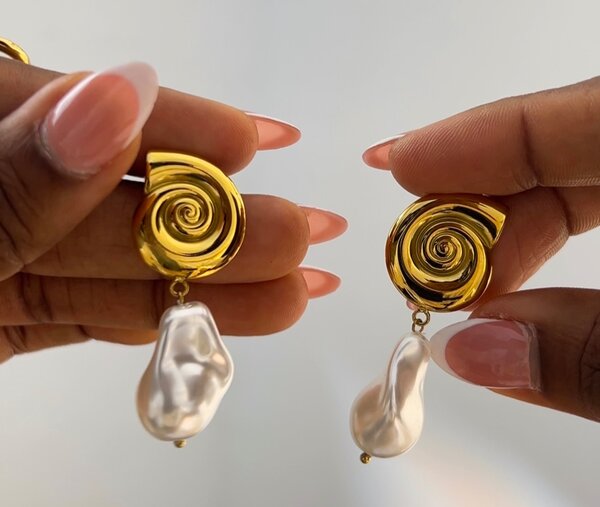 Boucles d'oreilles dorées spirale