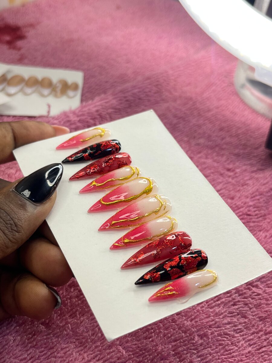 Faux ongles français designs