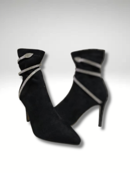 Изящные полусопоги  с символом 2025 года.