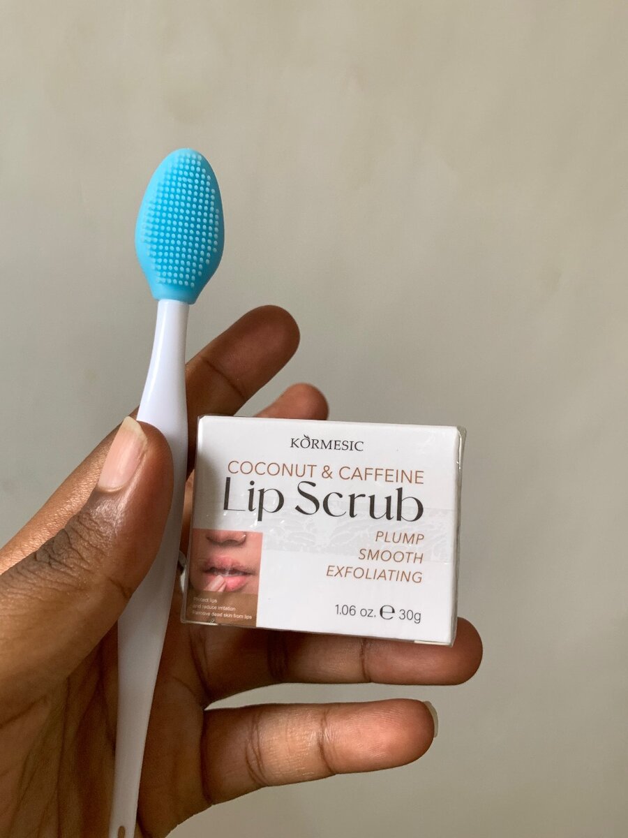 Kormesic Lip scrub and brush