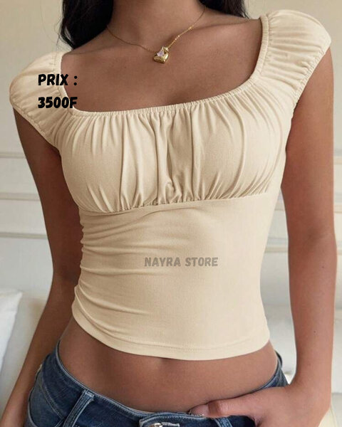 Top court à manches bouffantes