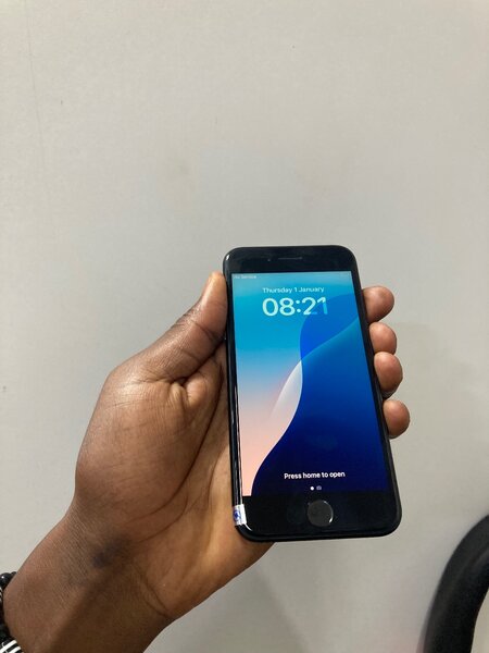 iPhone SE 64GB 2nd Generation