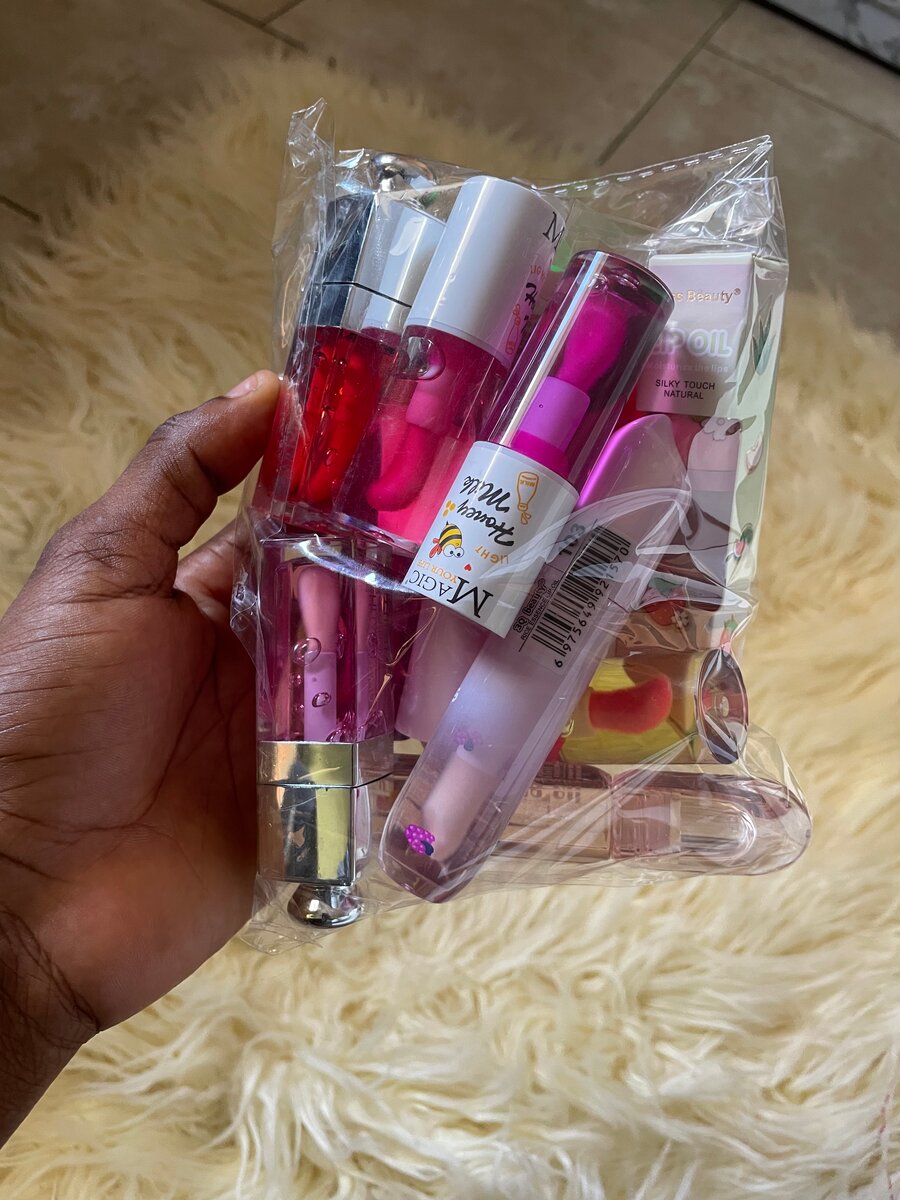 Ensemble de rouges à lèvres brillants