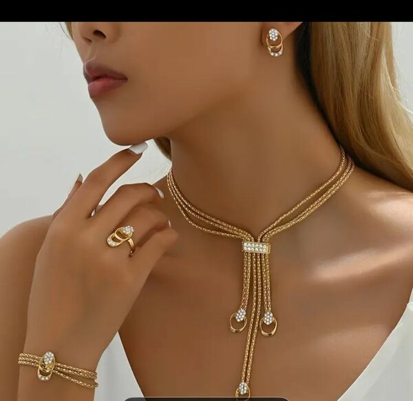 Set de bijoux fleuris élégants