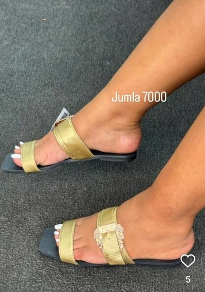 Beautiful and stylish women's slippers