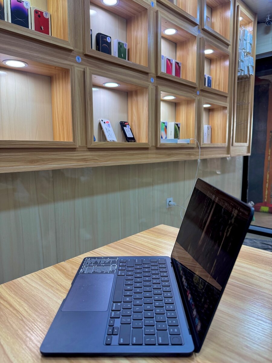 MACBOOK AIR M2 256GIGA