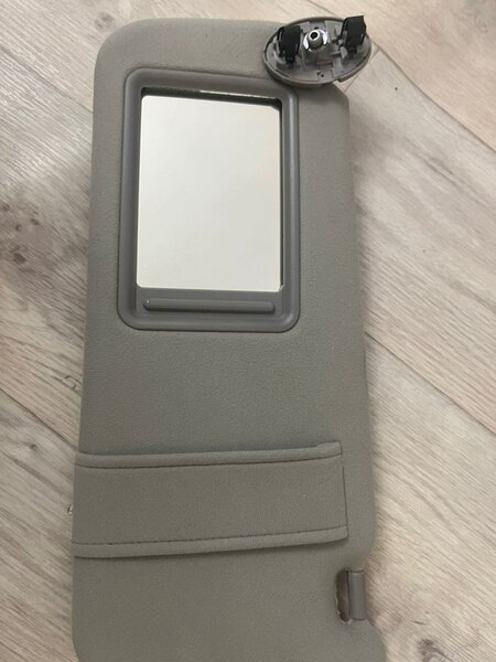 Солнцезащитный козырек для Toyota! Новый, левая, мягкий.