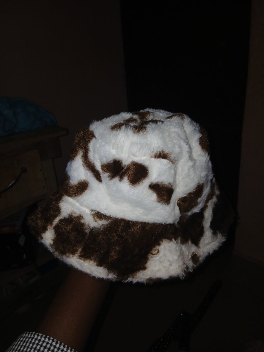 Chapeau seau en fausse fourrure