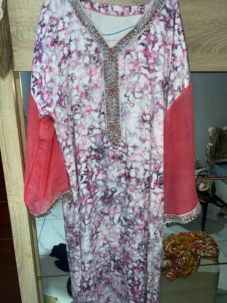 Robe élégante en perle chic