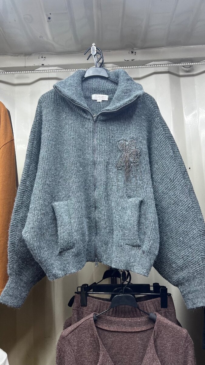 Кардиганы 2300