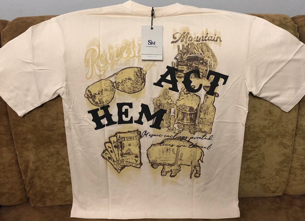 T-shirt blanc imprimé créatif