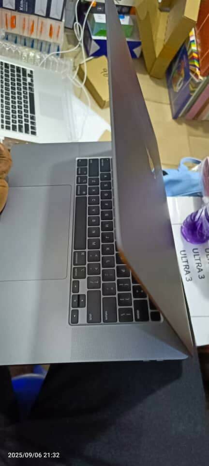 Ordinateur Portable Fin et Puissant