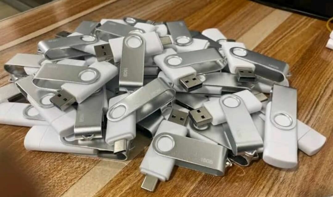 Clés USB pivotantes 64 GB,