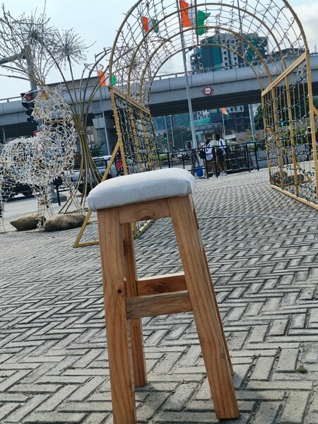 Tabouret en bois minimaliste