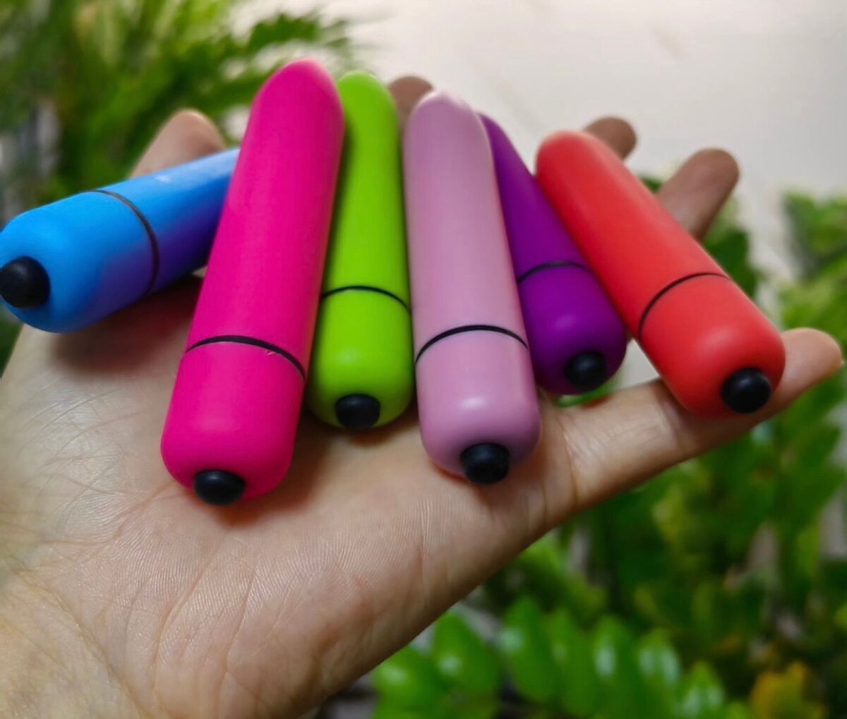 Mini bullet vibrator