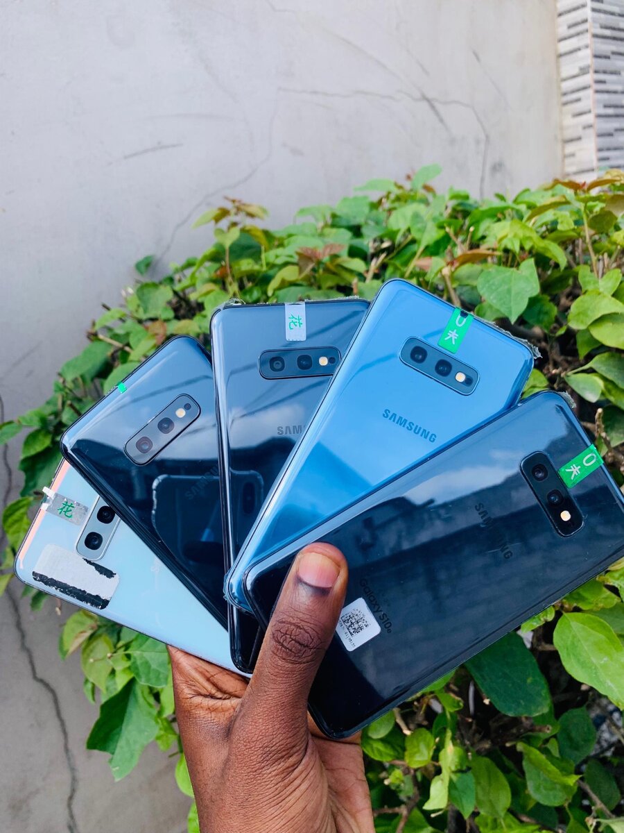 SAMSUNG GALAXY S10E 128/6GO CASI NEUF !