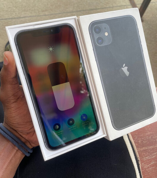 iPhone 11 Noir (64 Go)