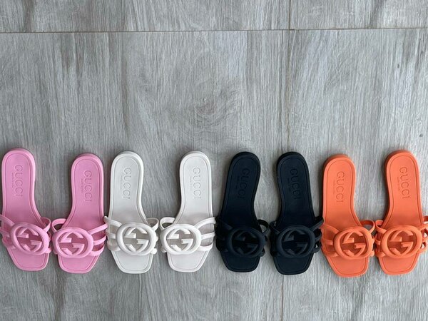 women's high-quality gucci flip-flops