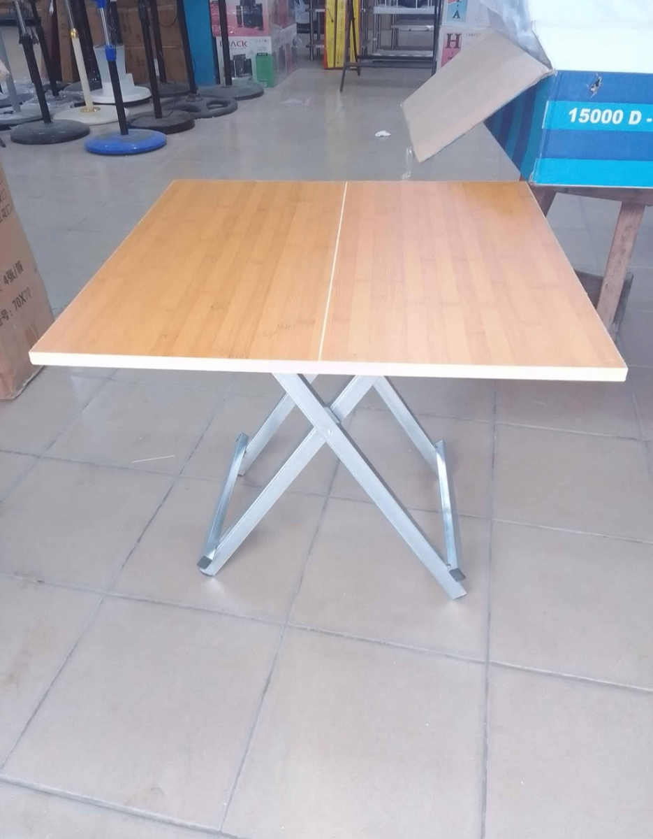 Table pliante moderne en bois