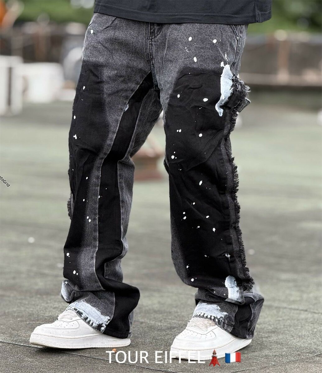 Jeans déchirés modernes