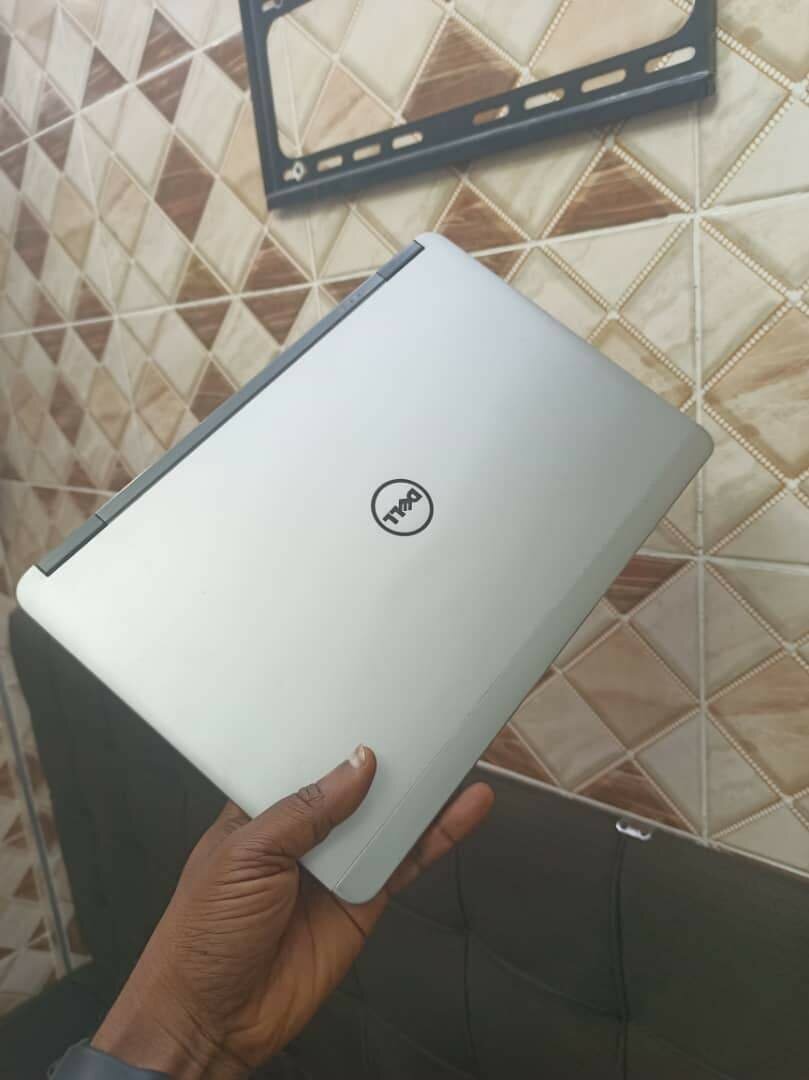 DELL latitude E7270 core i5