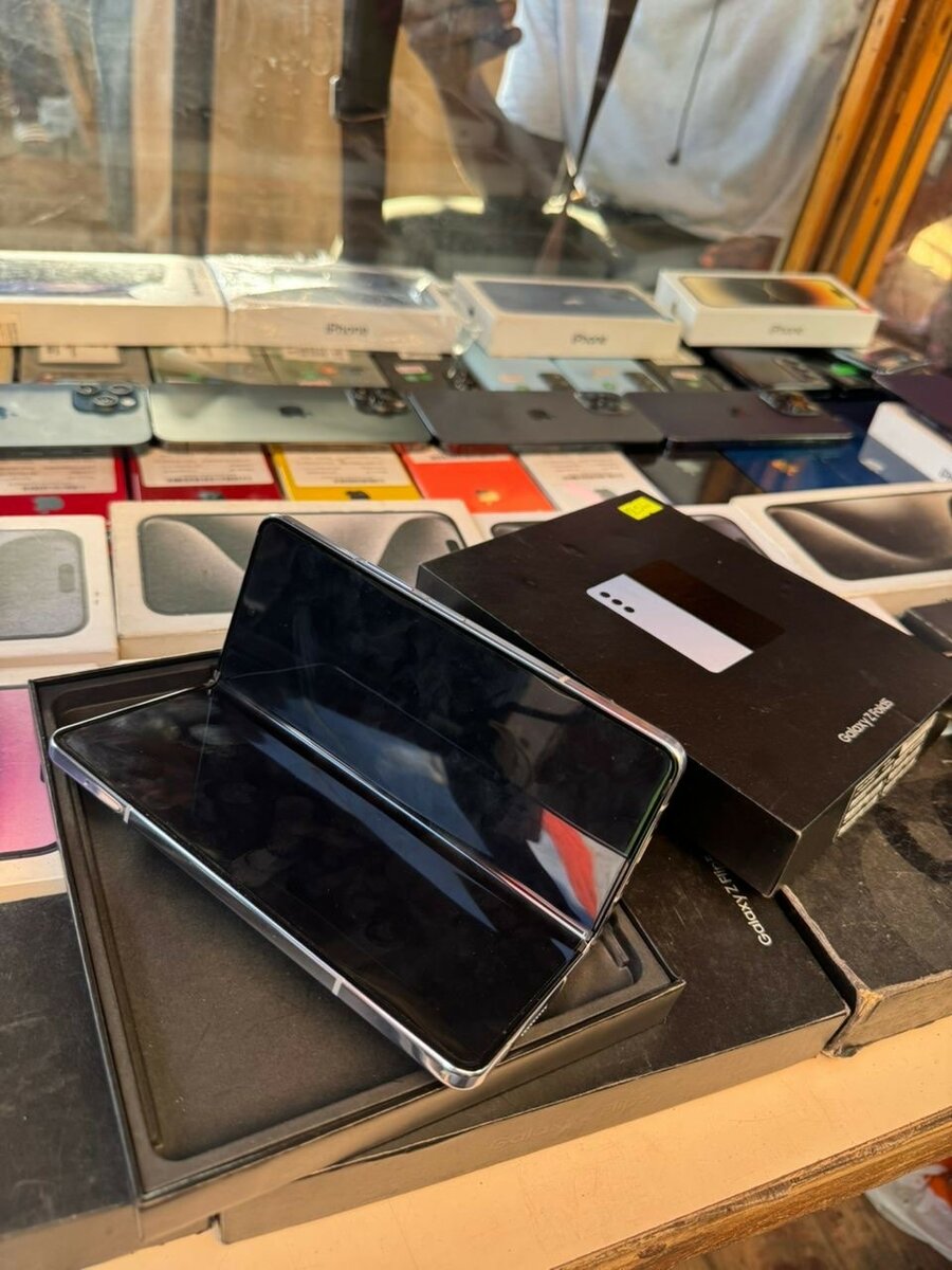 Samsung Galaxy z fold 5 256/12 giga ram