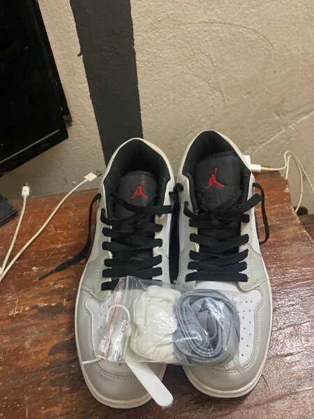 Baskets basses modernes homme