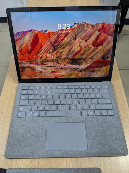 Microsoft Surface Laptop