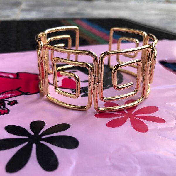Bracelet doré géométrique