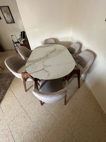 Table à manger en marbre blanc